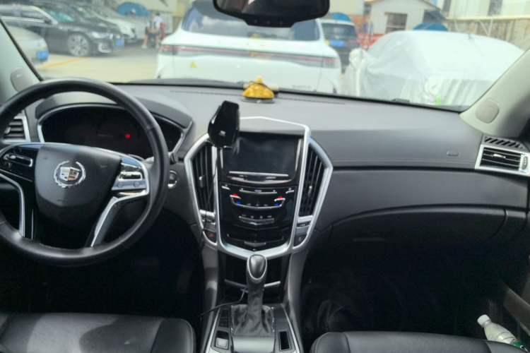 Used Cadillac SRX 2015 3.0L Comfort Version Center Console