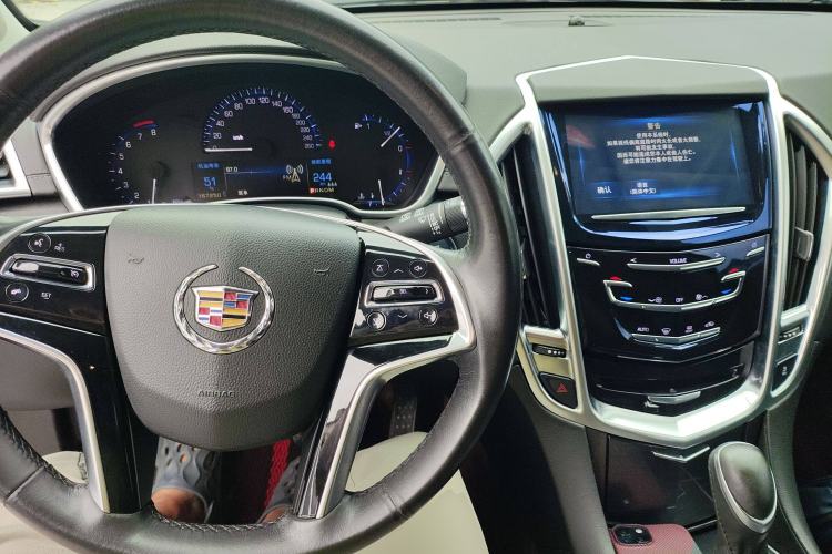 Used Cadillac SRX 2015 3.0L Comfort Version Center Console