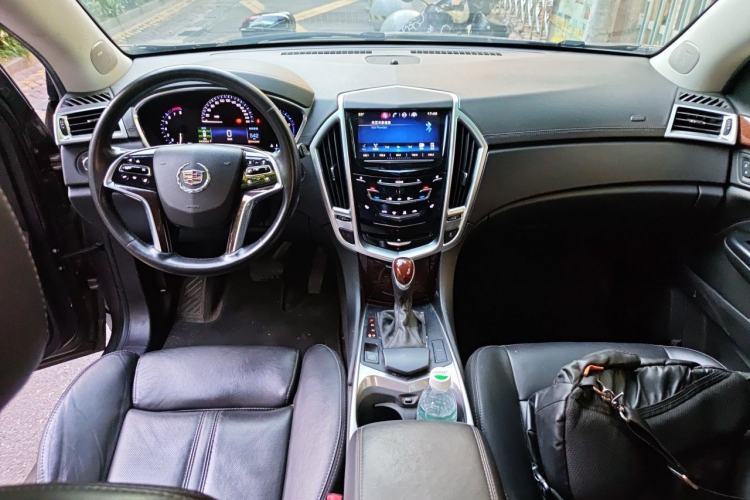 Used Cadillac SRX 2015 3.0L Elite Model Center Console