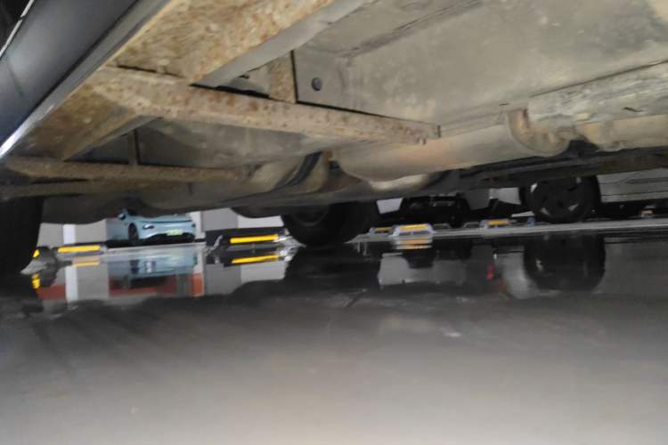 Used Cadillac SRX 2015 3.0L Elite Model Chassis Front Right