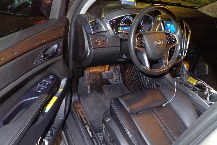 Used Cadillac SRX 2015 3.0L Elite Model Driver Seat