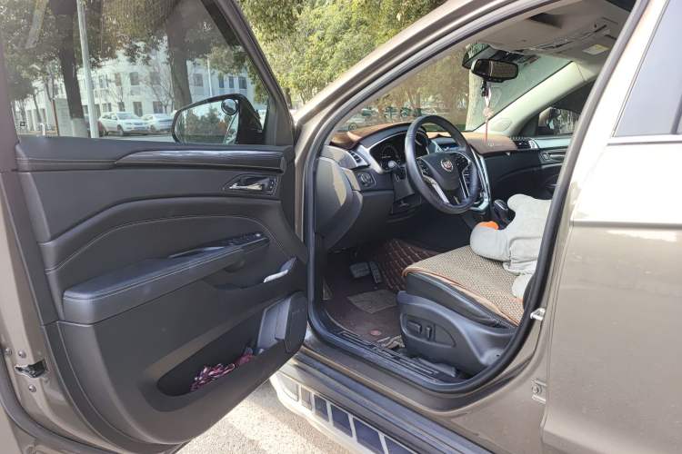 Used Cadillac SRX 2015 3.0L Comfort Version Driver Seat