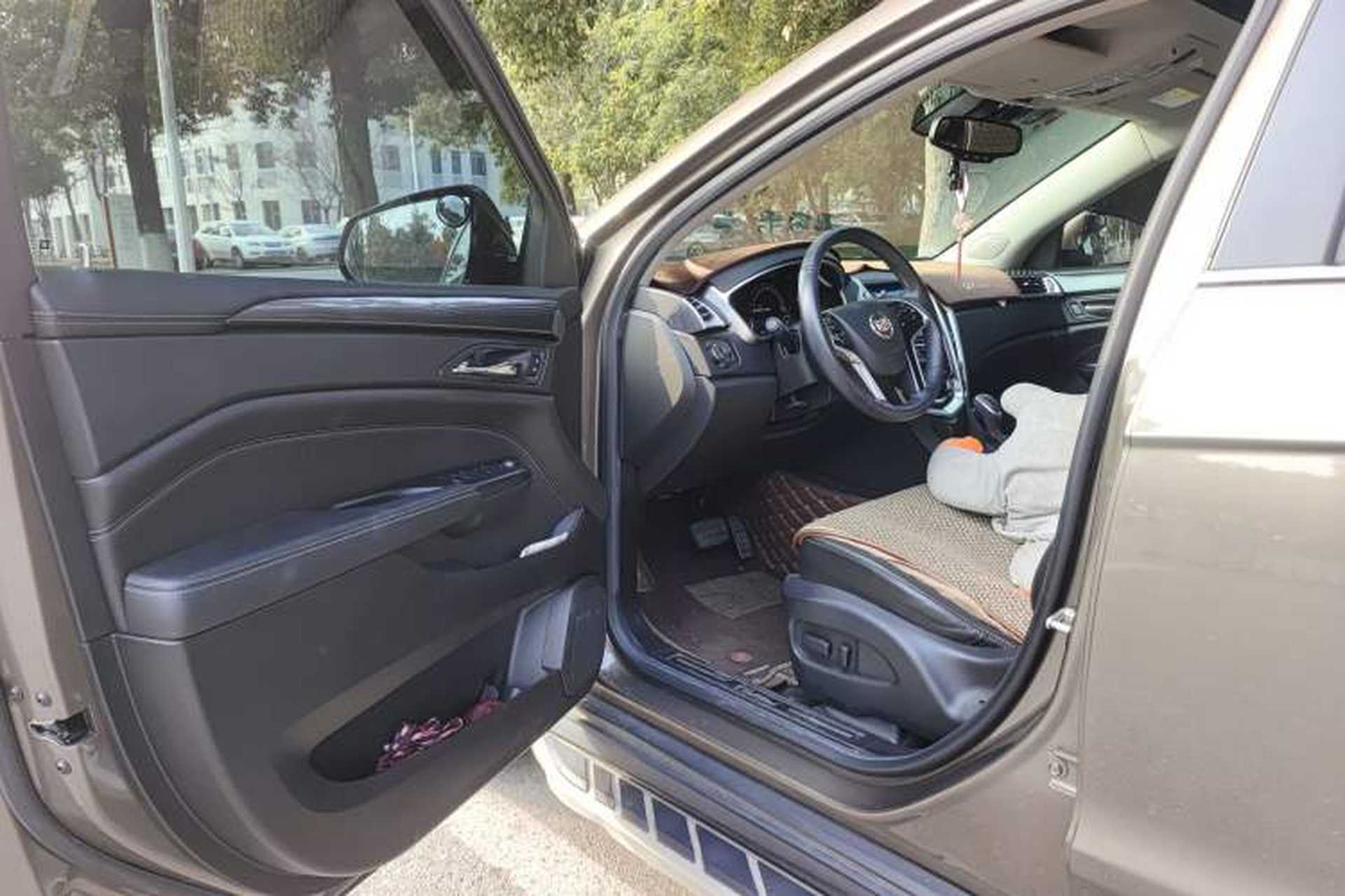 Used Cadillac SRX 2015 3.0L Comfort Version Driver Seat