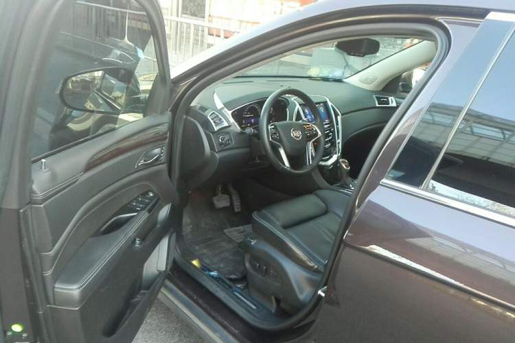 Used Cadillac SRX 2015 3.0L Elite Model Driver Seat