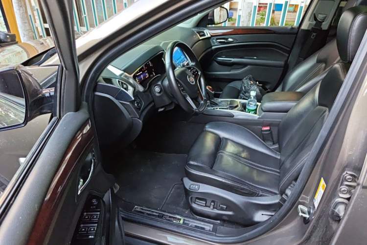 Used Cadillac SRX 2015 3.0L Elite Model Driver Seat