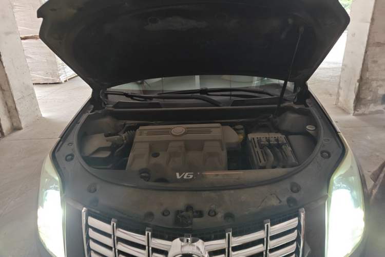 Used Cadillac SRX 2015 3.0L Elite Model Engine Bay