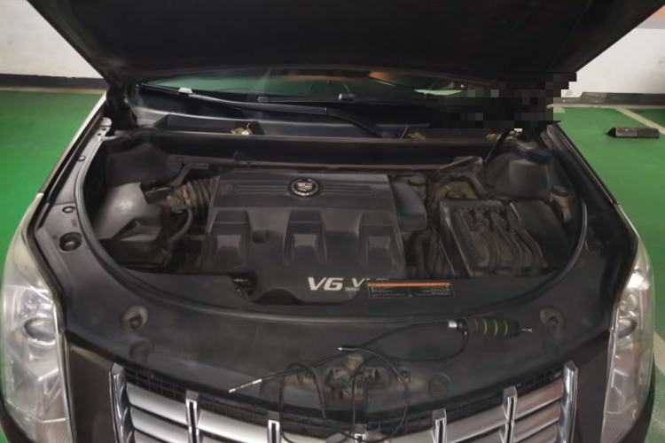 Used Cadillac SRX 2015 3.0L Comfort Version Engine Bay
