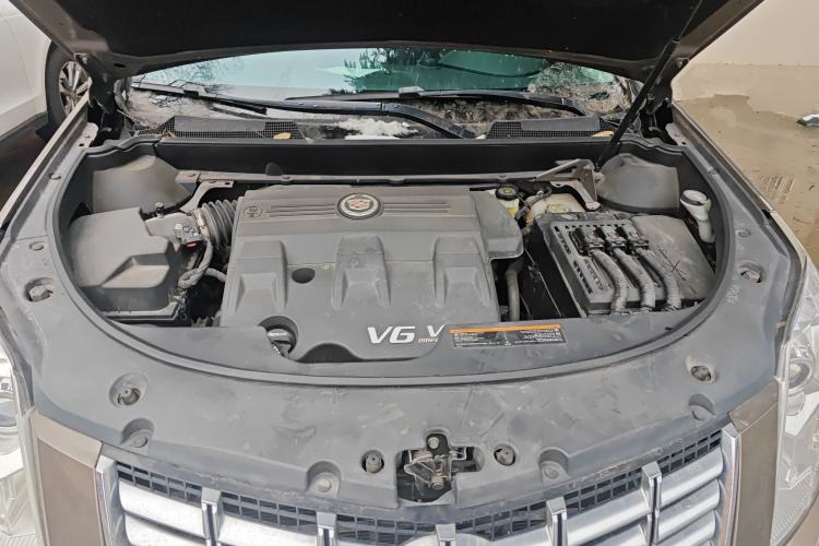 Used Cadillac SRX 2015 3.0L Comfort Version Engine Bay