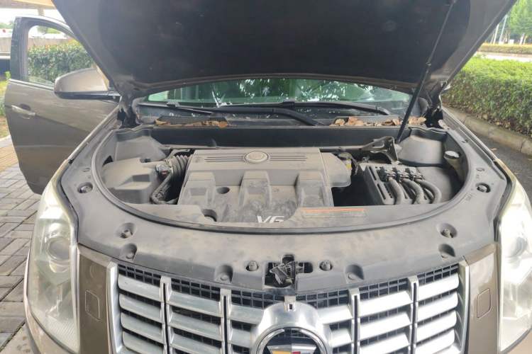Used Cadillac SRX 2015 3.0L Comfort Version Engine Bay
