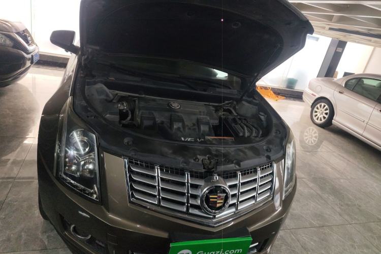 Used Cadillac SRX 2015 3.0L Comfort Version Engine Bay