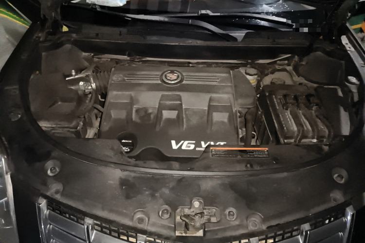 Used Cadillac SRX 2015 3.0L Comfort Version Engine Bay