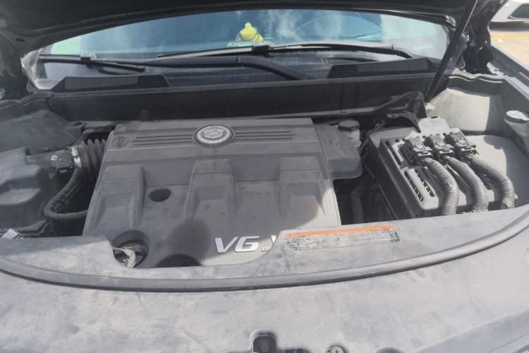 Used Cadillac SRX 2015 3.0L Comfort Version Engine Bay