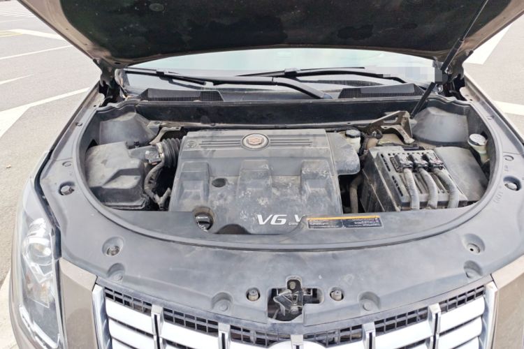 Used Cadillac SRX 2015 3.0L Comfort Version Engine Bay
