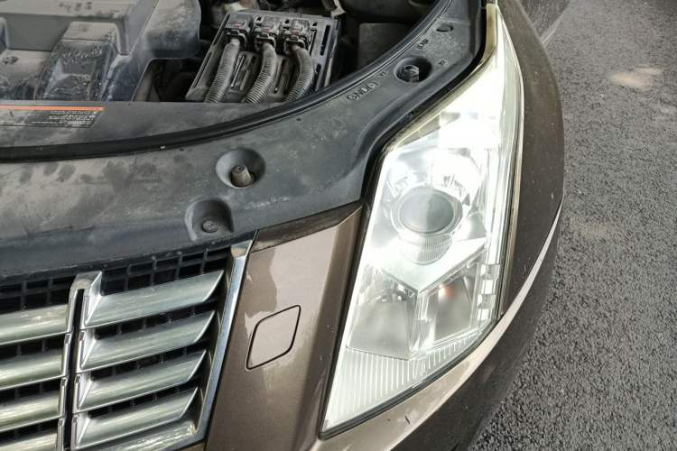 Used Cadillac SRX 2015 3.0L Comfort Version Engine Bay Left