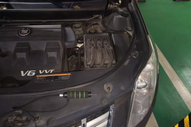 Used Cadillac SRX 2015 3.0L Comfort Version Engine Bay Left