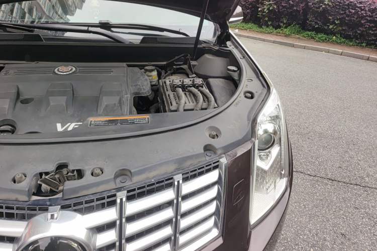 Used Cadillac SRX 2015 3.6L Flagship Edition Engine Bay Left