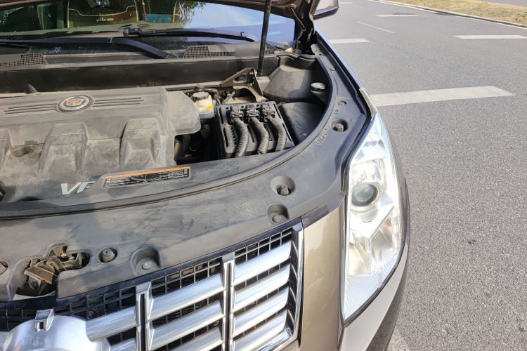 Used Cadillac SRX 2015 3.0L Comfort Version Engine Bay Left