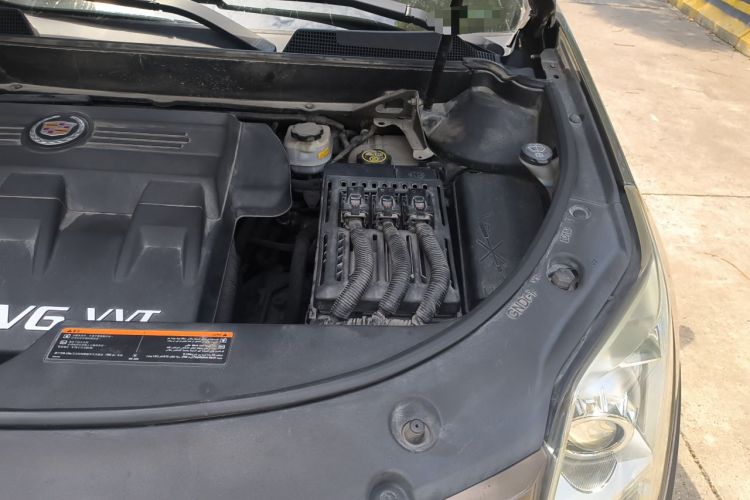 Used Cadillac SRX 2015 3.0L Elite Model Engine Bay Left