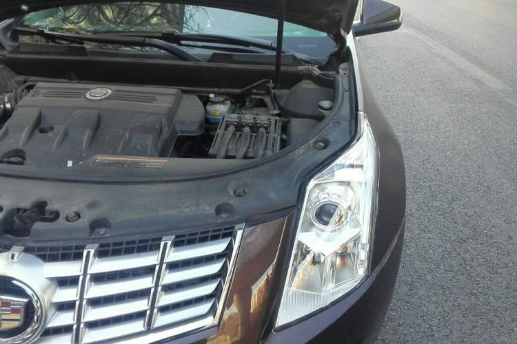 Used Cadillac SRX 2015 3.0L Elite Model Engine Bay Left