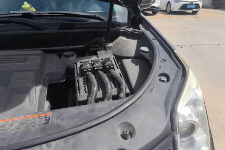 Used Cadillac SRX 2015 3.0L Comfort Version Engine Bay Left