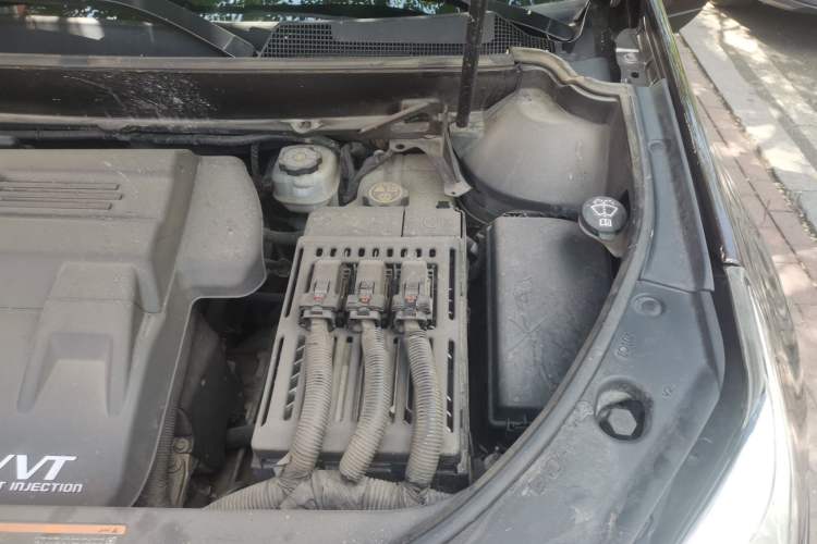 Used Cadillac SRX 2015 3.0L Elite Model Engine Bay Left