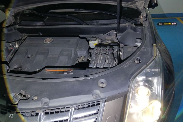 Used Cadillac SRX 2015 3.0L Elite Model Engine Bay Left