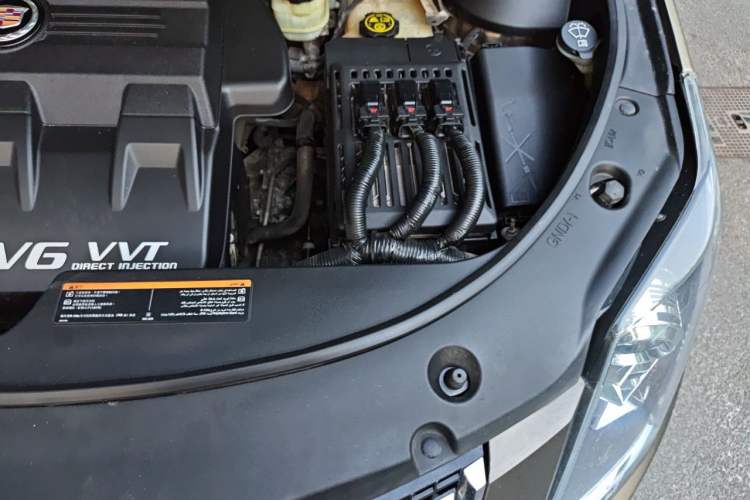 Used Cadillac SRX 2015 3.0L Elite Model Engine Bay Left