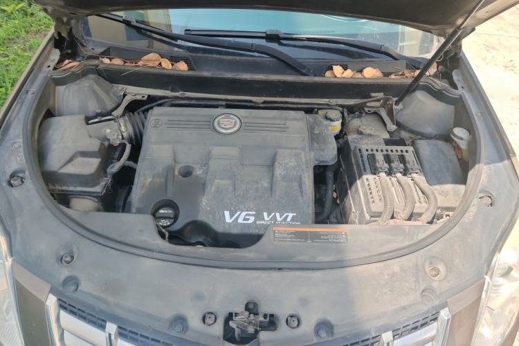 Used Cadillac SRX 2015 3.0L Comfort Version Engine Bay
