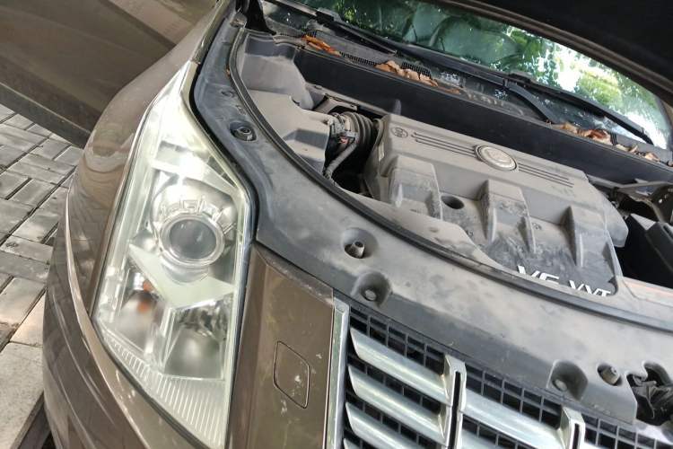 Used Cadillac SRX 2015 3.0L Comfort Version Engine Bay Right