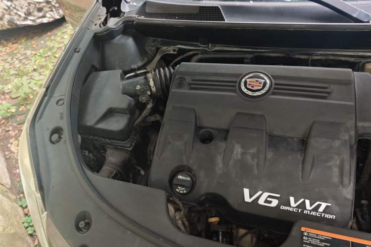 Used Cadillac SRX 2015 3.0L Comfort Version Engine Bay Right
