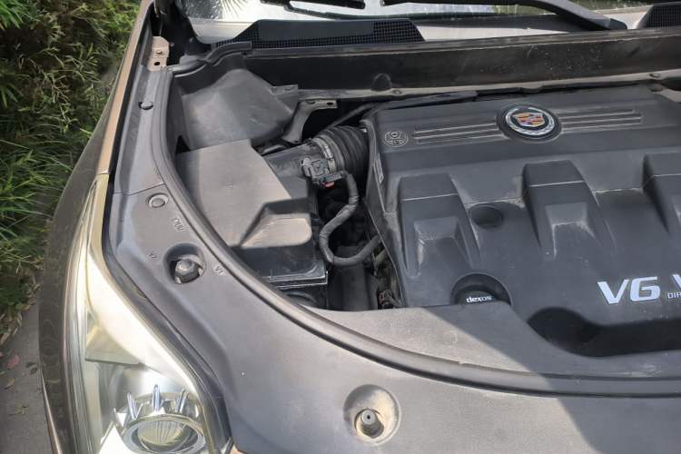 Used Cadillac SRX 2015 3.0L Elite Model Engine Bay Right