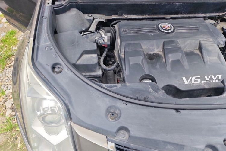 Used Cadillac SRX 2015 3.0L Elite Model Engine Bay Right
