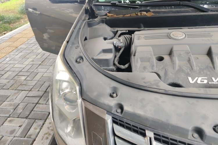 Used Cadillac SRX 2015 3.0L Comfort Version Engine Bay Right