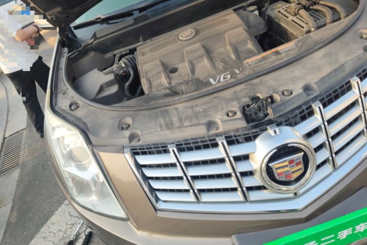 Used Cadillac SRX 2015 3.0L Elite Model Engine Bay Right