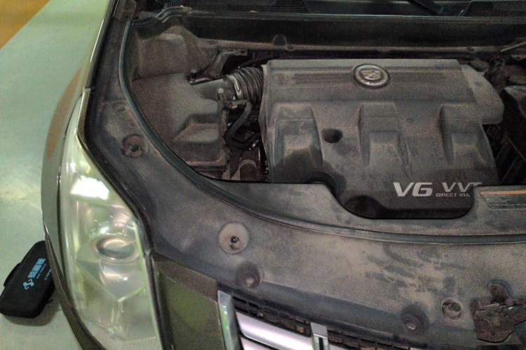 Used Cadillac SRX 2015 3.0L Elite Model Engine Bay Right