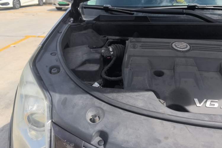 Used Cadillac SRX 2015 3.0L Comfort Version Engine Bay Right