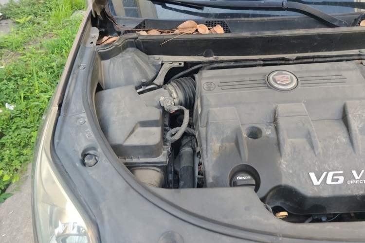Used Cadillac SRX 2015 3.0L Comfort Version Engine Bay Right