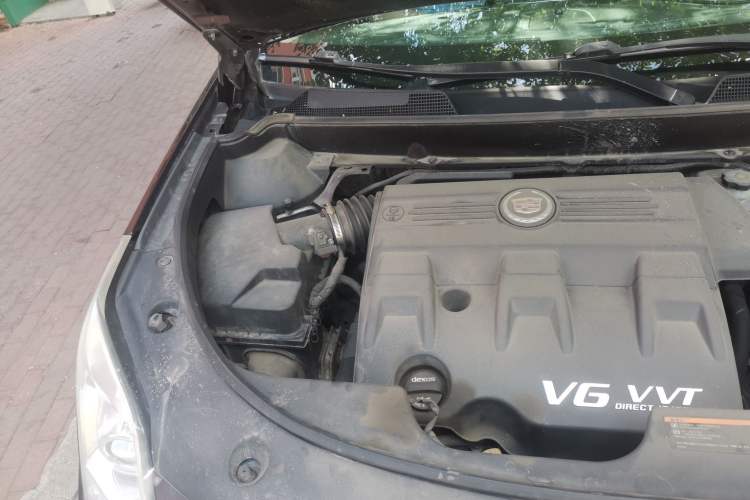 Used Cadillac SRX 2015 3.0L Elite Model Engine Bay Right