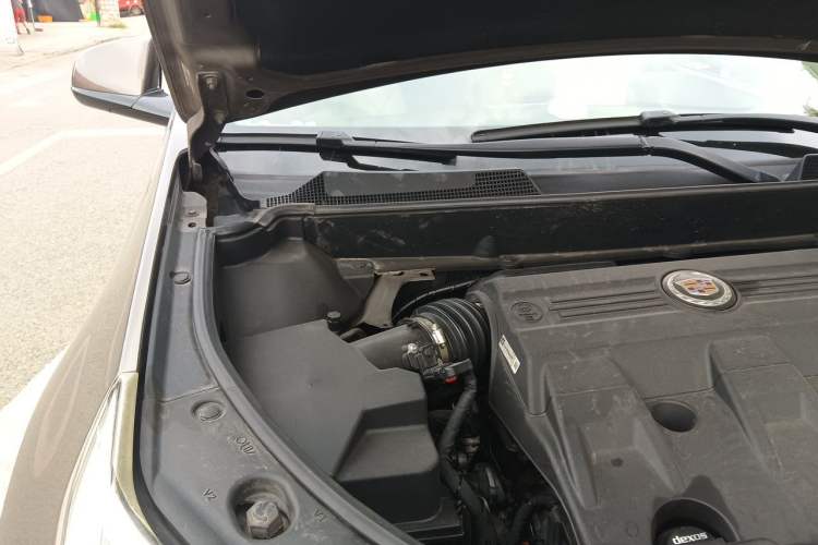 Used Cadillac SRX  Engine Bay Right