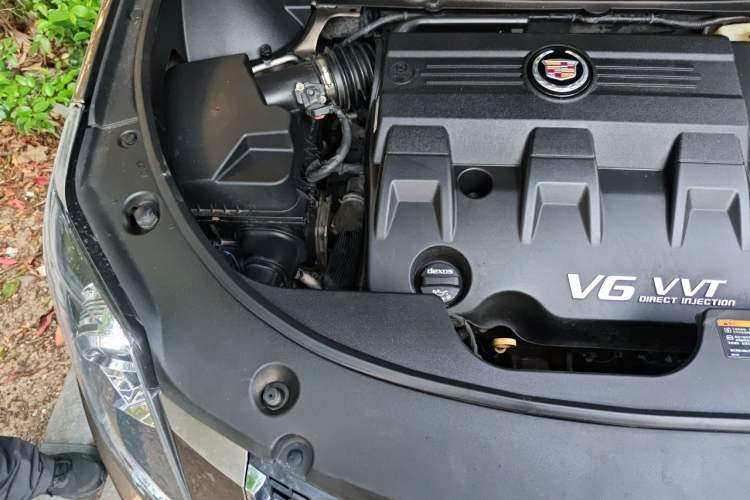 Used Cadillac SRX 2015 3.0L Elite Model Engine Bay Right