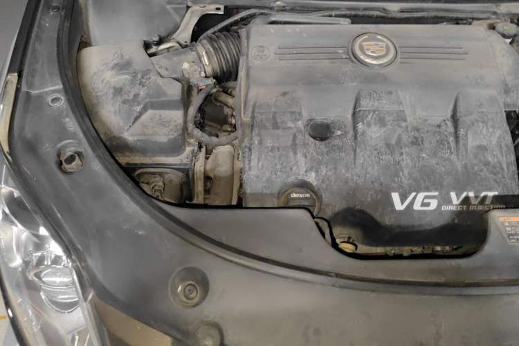 Used Cadillac SRX 2015 3.0L Elite Model Engine Bay Right