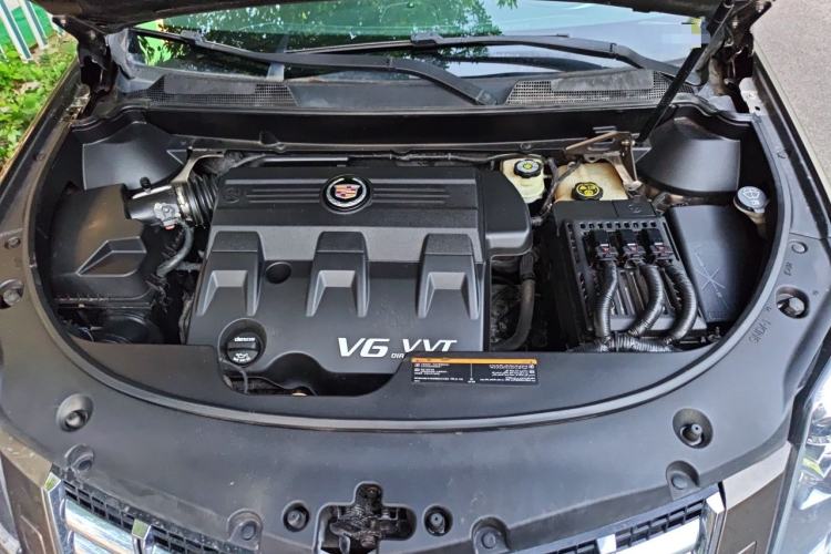 Used Cadillac SRX 2015 3.0L Elite Model Engine Bay