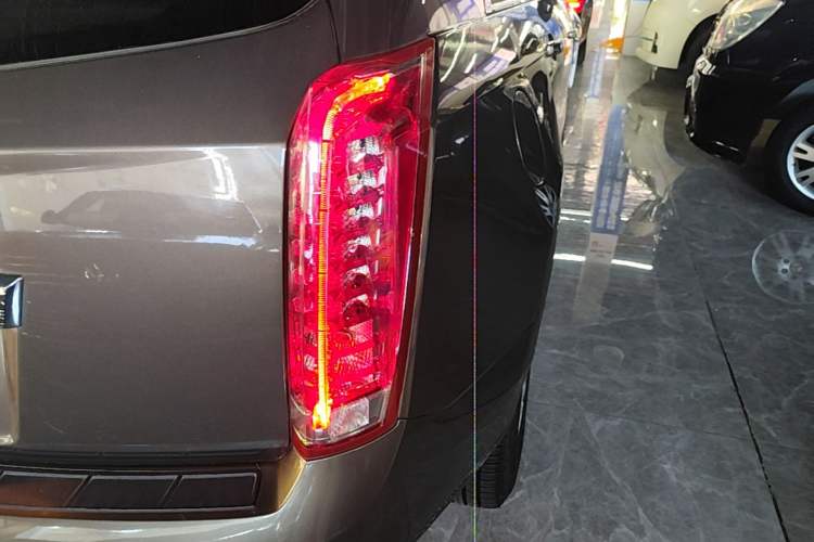 Used Cadillac SRX 2015 3.0L Comfort Version Exterior 3