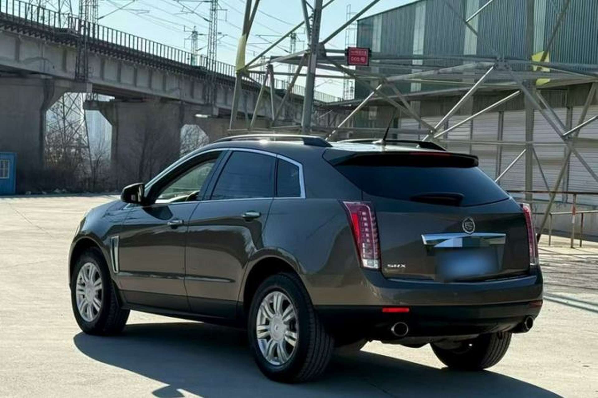 Used Cadillac SRX 2015 3.0L Comfort Version Exterior 4
