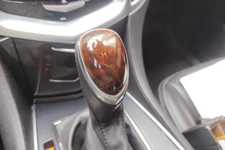 Used Cadillac SRX 2015 3.6L Flagship Edition Gear Lever