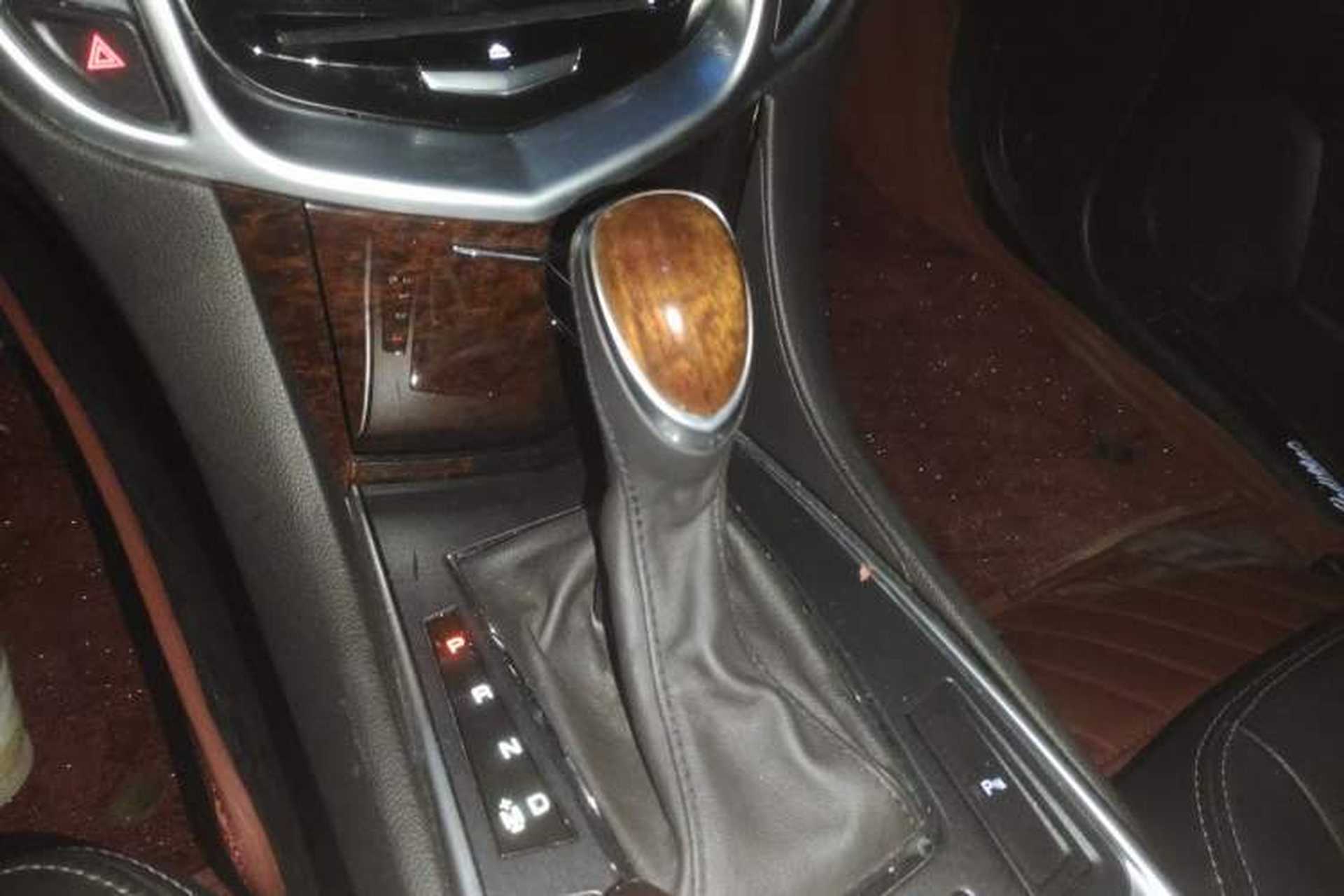 Used Cadillac SRX 2015 3.0L Elite Model Gear Lever