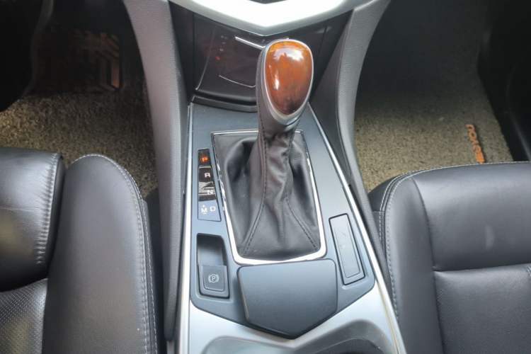 Used Cadillac SRX 2015 3.0L Elite Model Gear Lever