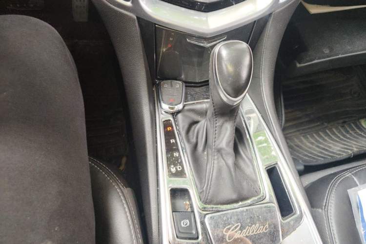 Used Cadillac SRX 2015 3.0L Comfort Version Gear Lever