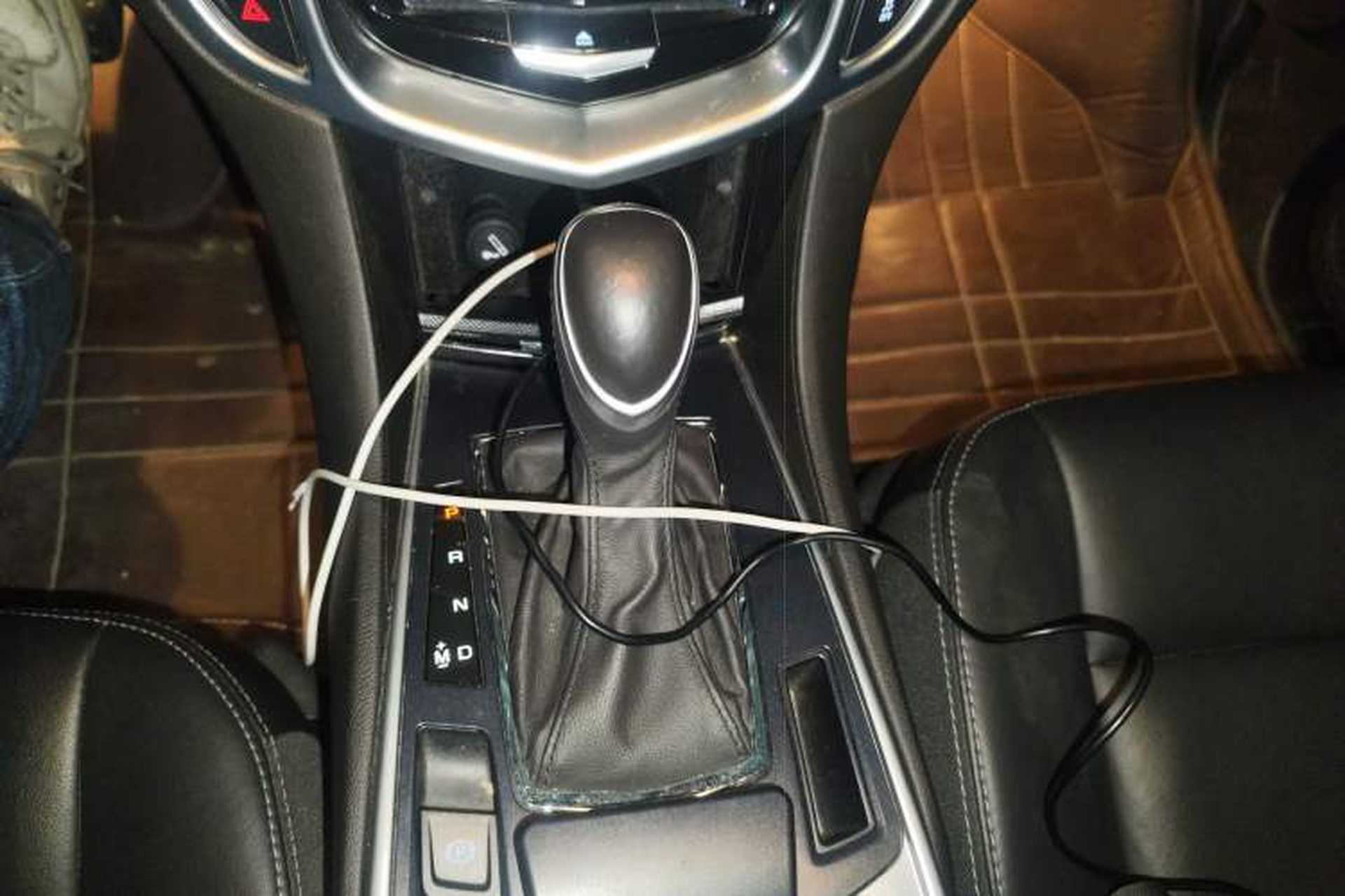 Used Cadillac SRX 2015 3.0L Comfort Version Gear Lever