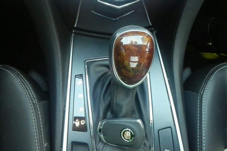 Used Cadillac SRX 2015 3.0L Elite Model Gear Lever